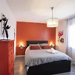 Casa Renovada Con 3 Dormitorios, Terraza Y Barbacoa A 3 Km De La Playa En Roses - Hisp-288-46