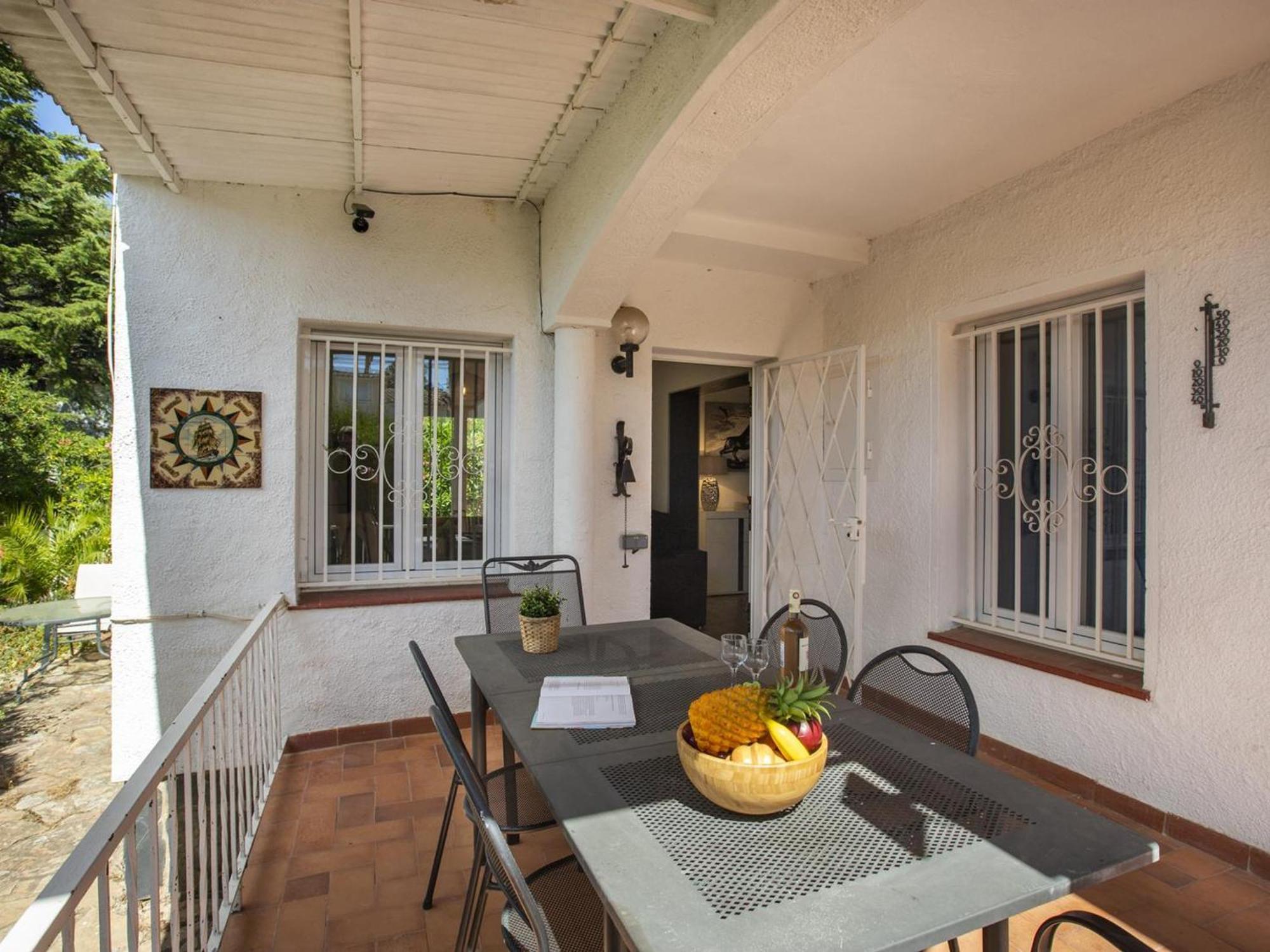 Casa Renovada Con 3 Dormitorios, Terraza Y Barbacoa A 3 Km De La Playa En - Hisp-288-46 Holiday home