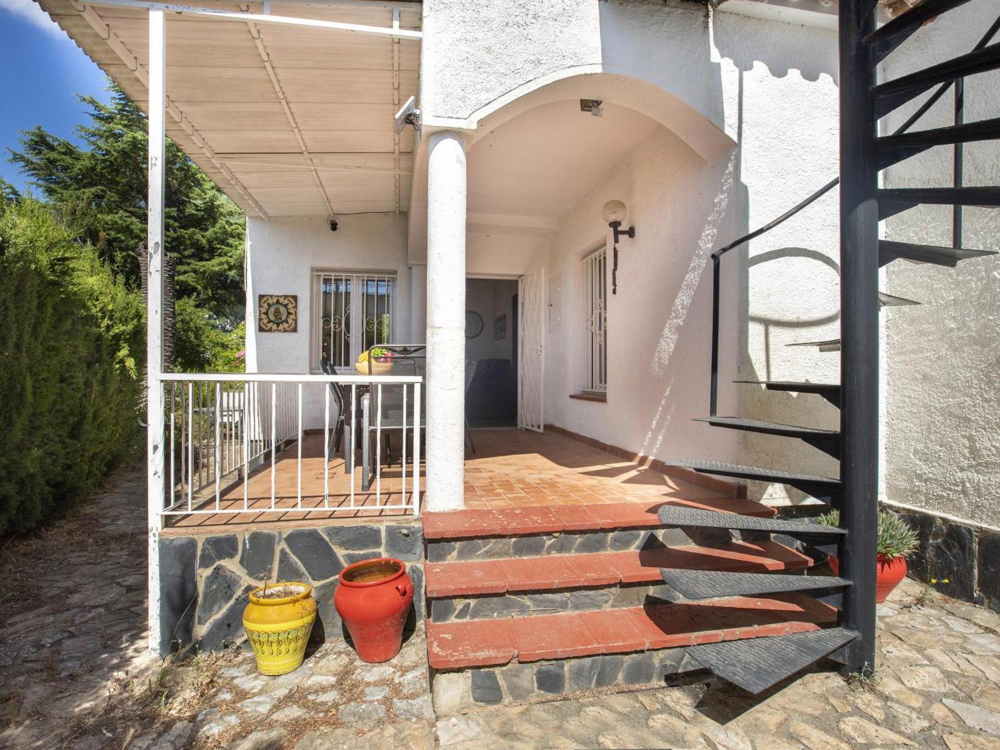 Holiday home Casa Renovada Con 3 Dormitorios, Terraza Y Barbacoa A 3 Km De La Playa En - Hisp-288-46 Roses